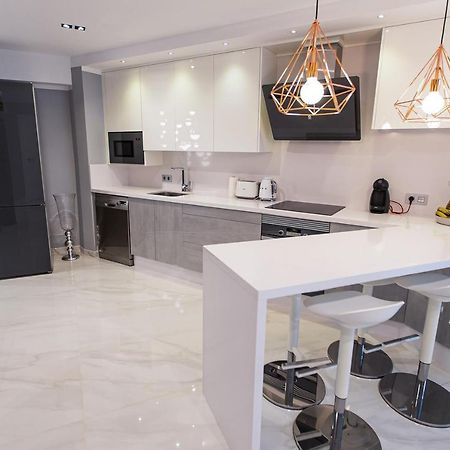 Luxury 2 Bedroom Apartment In Los Cristianos لوس كريستيانوس المظهر الخارجي الصورة